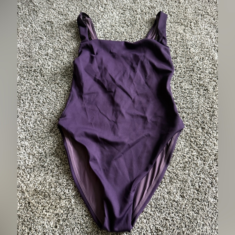 Left on Friday Streamline Suit